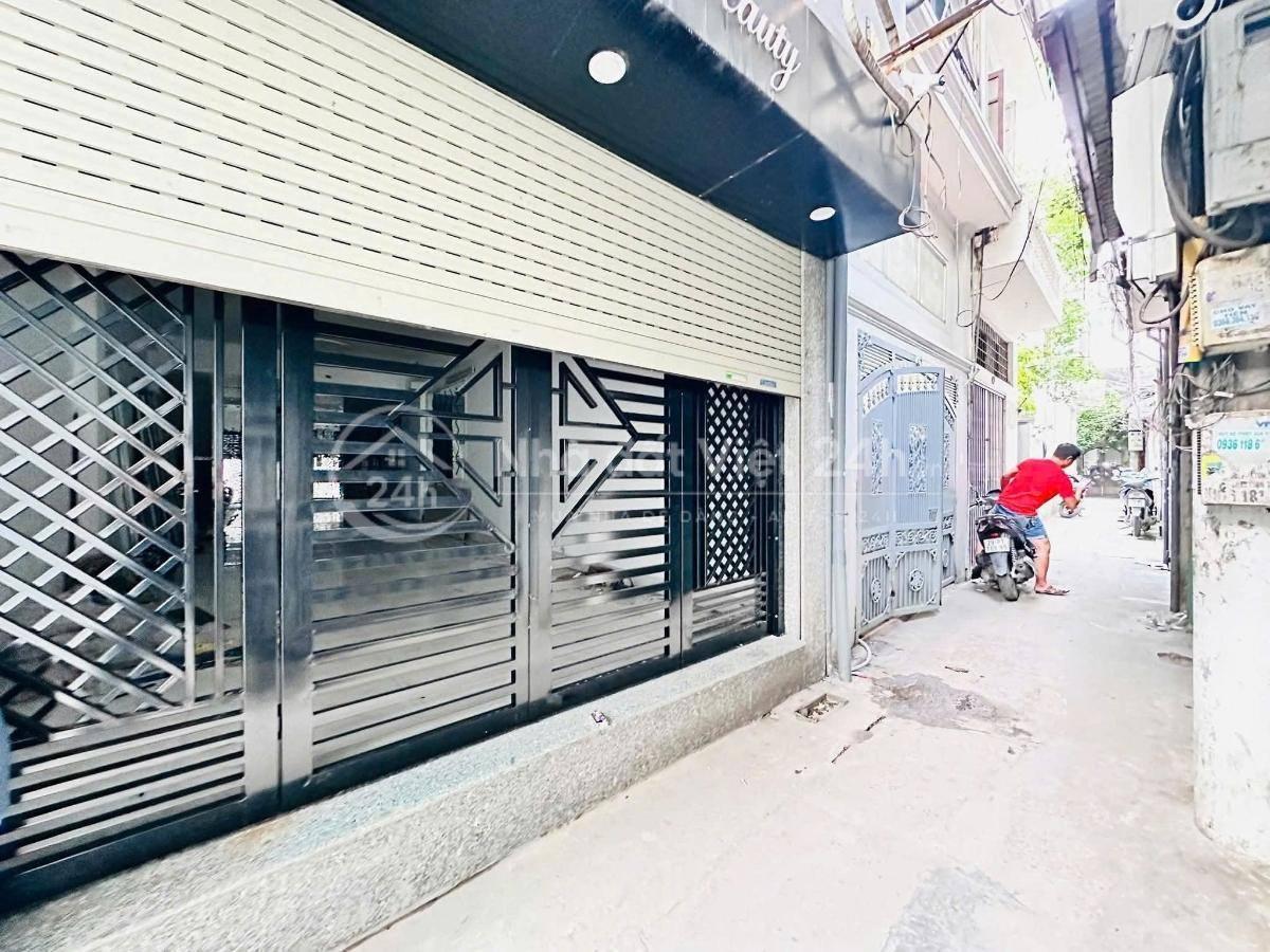 Gia chủ cần cho thuê mặt bằng kho Cầu Diễn DT 300m đường thông oto tránh